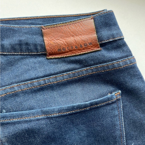 Mott and Bow • Slim Oliver Jeans In Rinse Wash - Picture 4 of 9